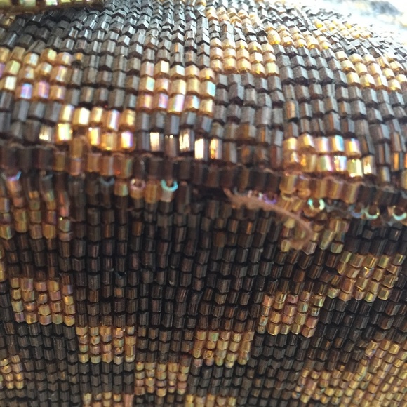 ๐โจ "Bead It!" Vintage Pierre Urbach Bronze Handbag โ A Dazzling Throwback โจ๐ - Picture 4 of 10